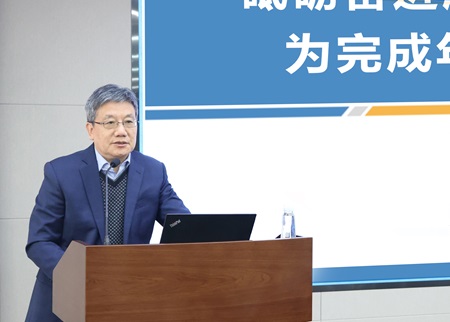 2. 书记特写-官网2.jpg 2. 书记特写-官网2.jpg