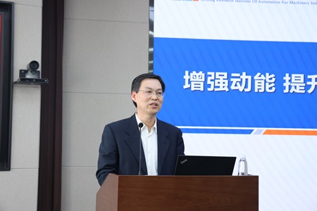 4. 李所特写-官网4.jpg 4. 李所特写-官网4.jpg
